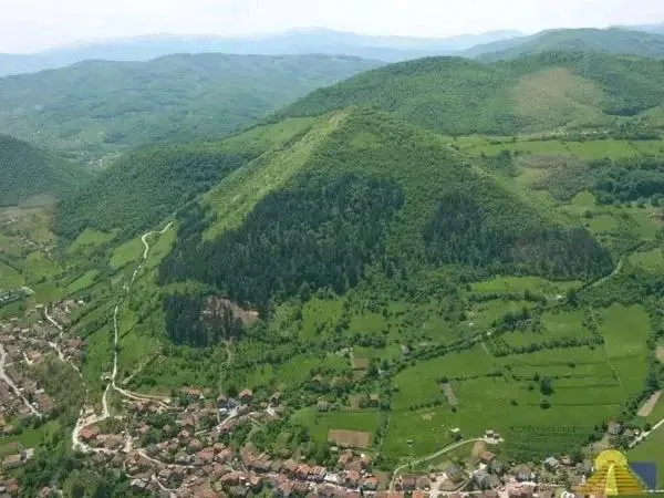 Pyramida Slunce z výšky